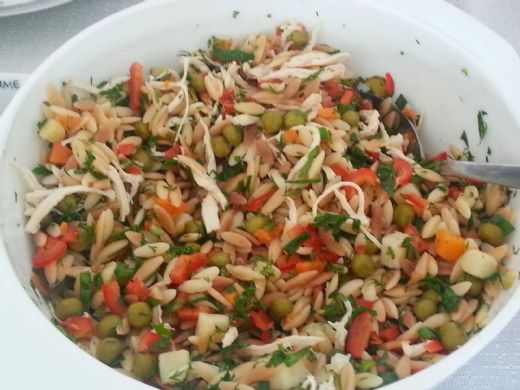 Arpa Şehriyeli Tavuklu Salata Tarifi ve Malzemeleri